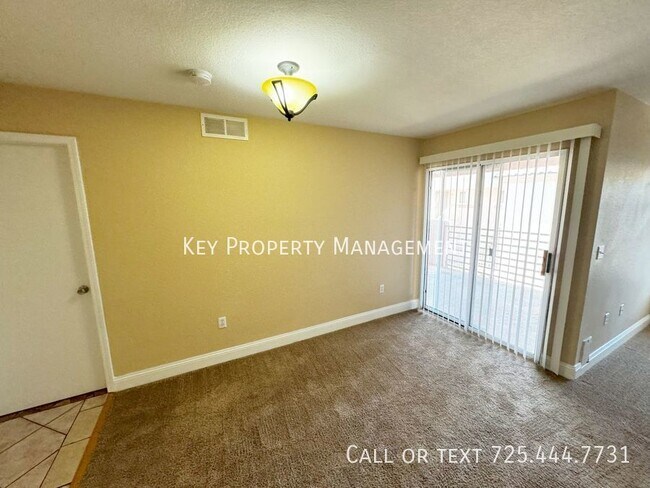 Photo - COZY 2 BEDROOM, 2 BATH CONDO W/ EASY FREEW... Unidad #251
