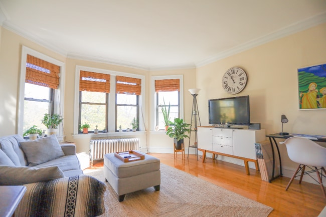 Photo - 4628 N Wolcott Ave Apartment