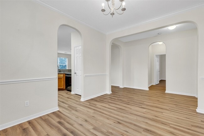 Photo - 415 Abbey Ln