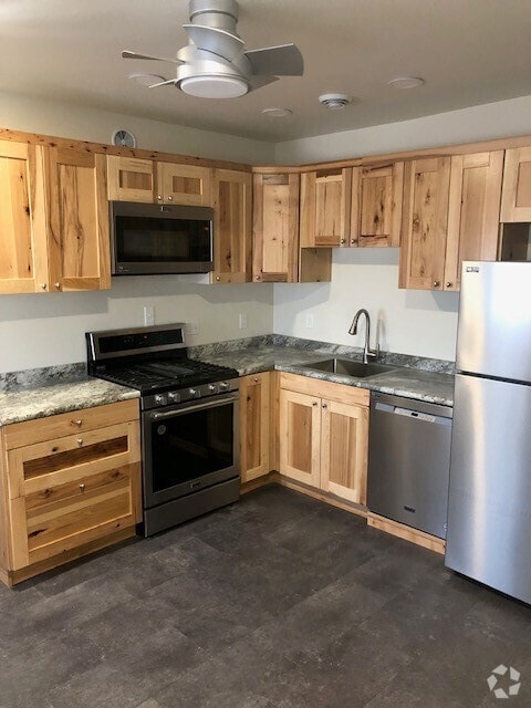Building Photo - 811 Lake Shore Dr E Unit 811 Rental