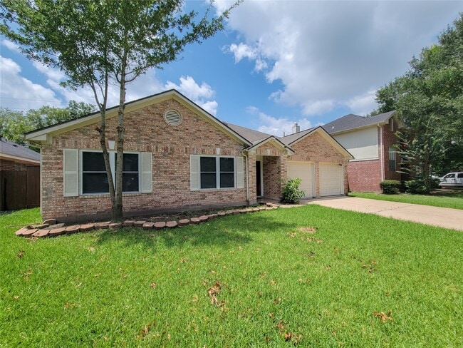 Photo - 16807 Sussex Dr
