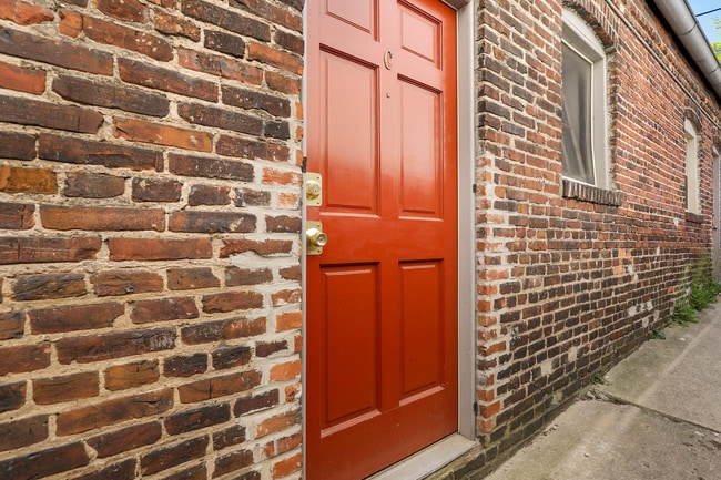 Photo - 404 Grindall St