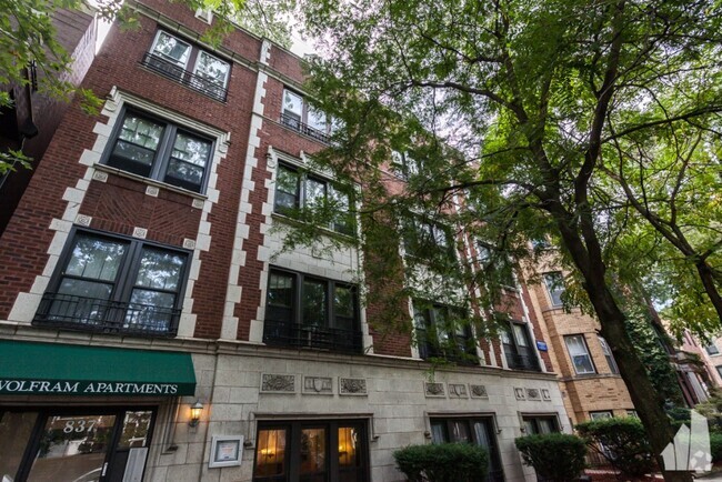 Building Photo - 837 W Wolfram St Rental