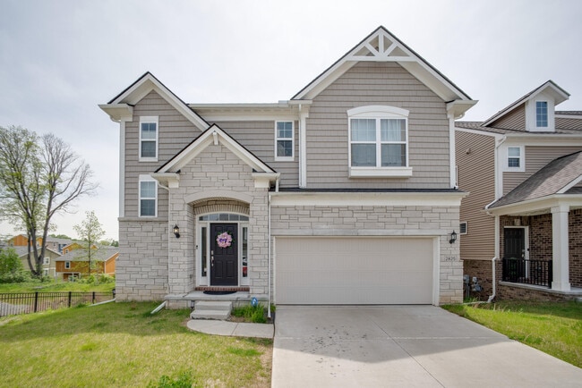 Building Photo - 2825 Dillon Dr