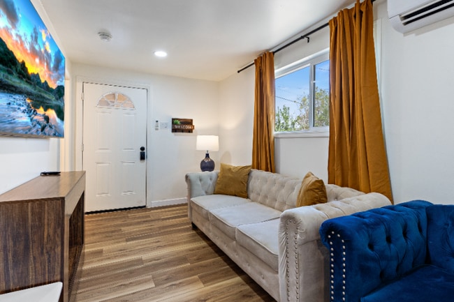 Photo - 227 S Main St