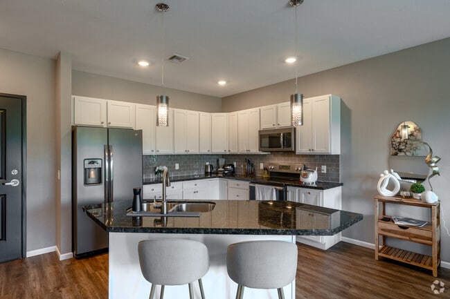 1BR, 1BA - 890SF - Kitchen