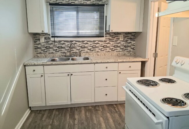 Photo - 3506 Kahlert Ave