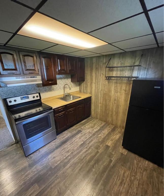32 Casco St