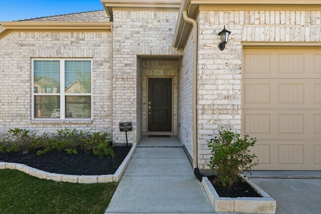 Photo - 1008 Elijah Dr