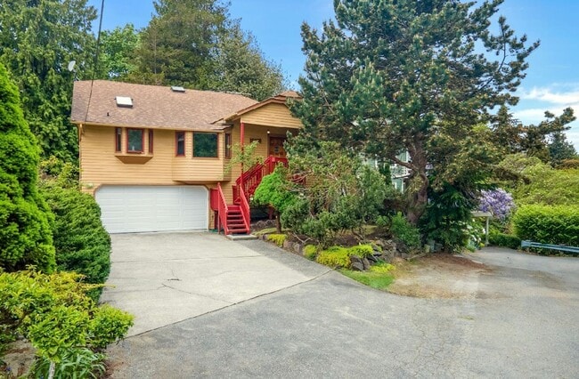 Building Photo - 12013 TG SMILOWICZ Unit 1