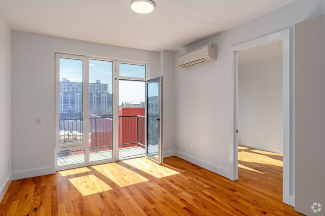 2BR, 1BR - 605SF - Living Room
