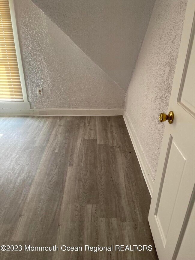 Photo - 404 3rd Ave