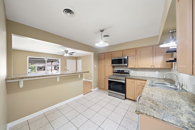 Photo - 6523 Underhill St