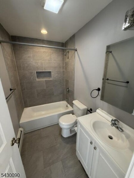 Photo - 458 Livingston St Unit 2