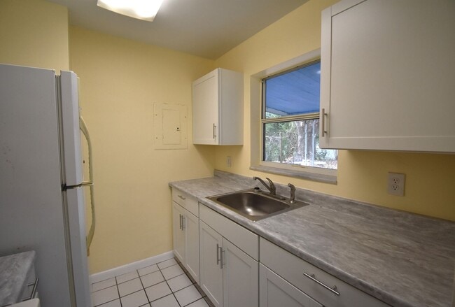 Photo - 2 Bedroom/1 Bathroom SFH in Deltona Lakes AVAILABLE NOW!