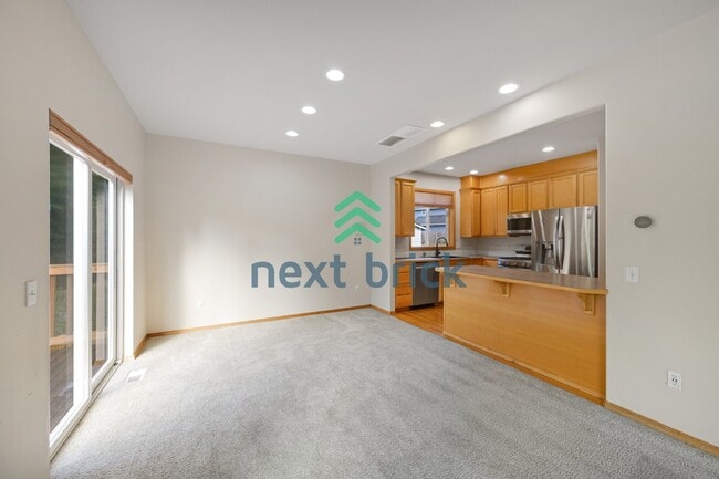 Spacious 4-Bed Retreat in Lynnwood with 3.5 Baths and 2,224 Sq. Ft. of Comfort!
