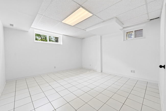 Photo - 402 Kingston Rd Unit BASEMENT APARTMENT