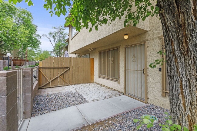 Photo - "Charming 3-Bedroom Townhouse Oasis with 2 Full Baths in Las Vegas – 1220 Sq Ft of Comfortable Li...