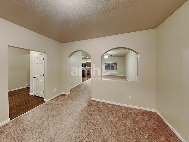 Photo - 294 Rocky Creek Way