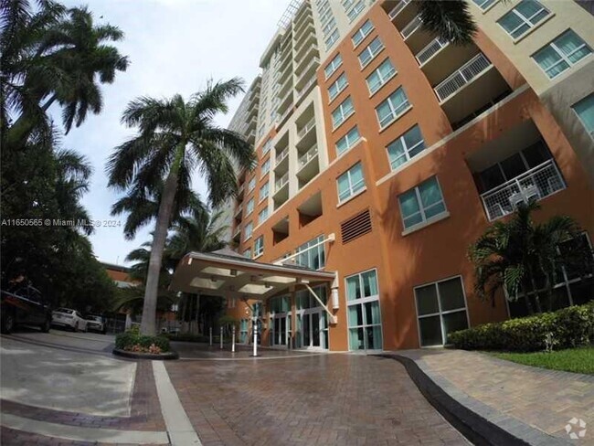 Building Photo - 2000 N Bayshore Dr Unit 415 Rental