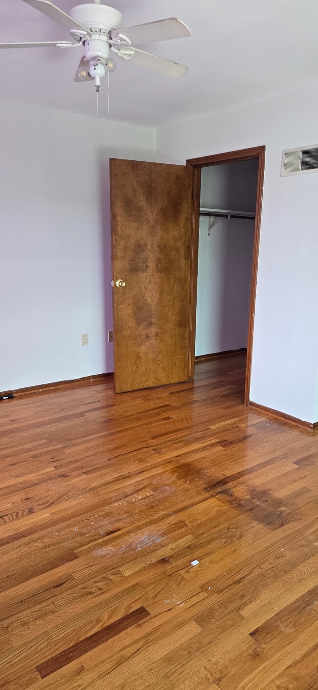 921 Jackson Ave Unit 1