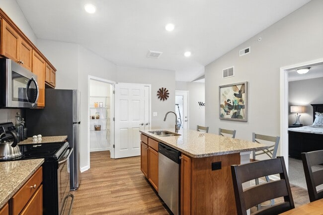 Photo - Redwood Plainfield