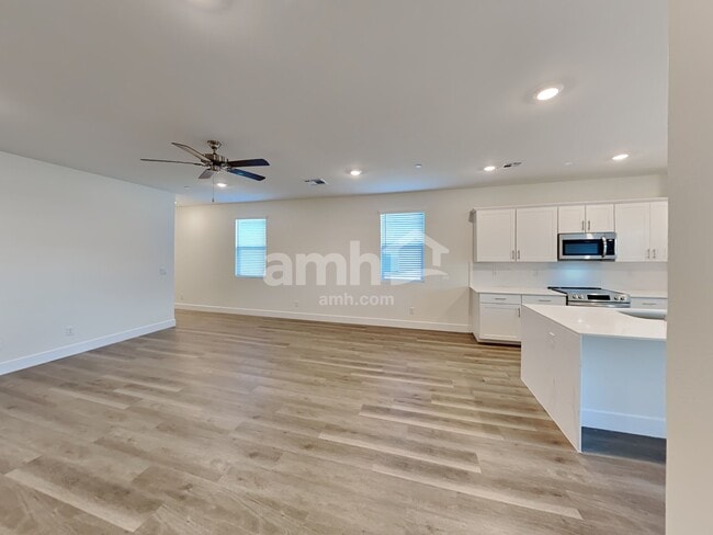 806 English Primrose St