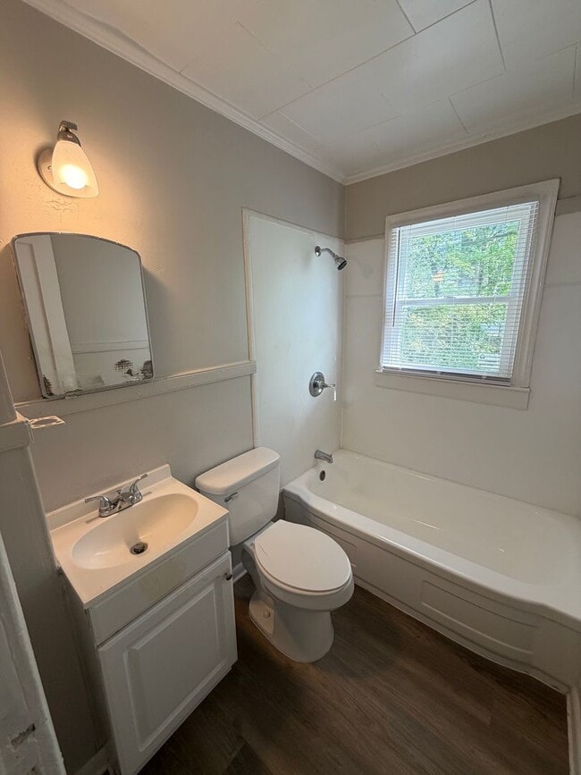 Photo - NEW LISTING!!