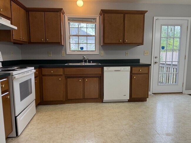 Photo - 2 bedroom 1.5 bath townhouse