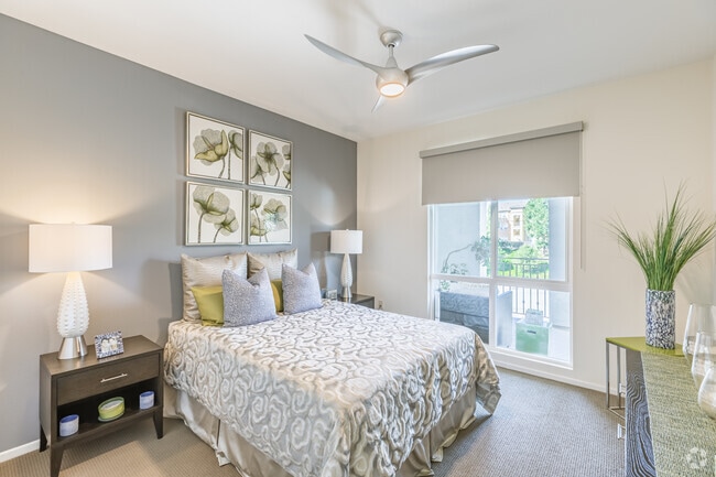 2Br, 2BA - 1,112SF