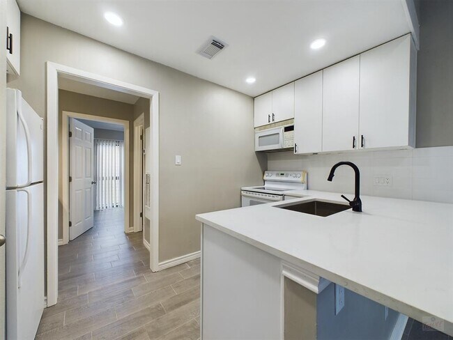 Photo - 2815 Rio Grande St Unit 214