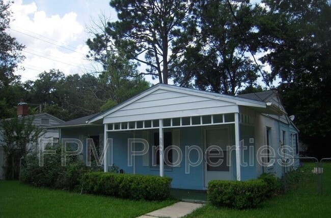 3353 Ernest St