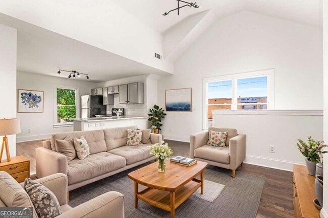 Building Photo - 94 Lucy St SE Unit A