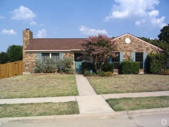 Building Photo - 991 Redcedar Way Dr Rental