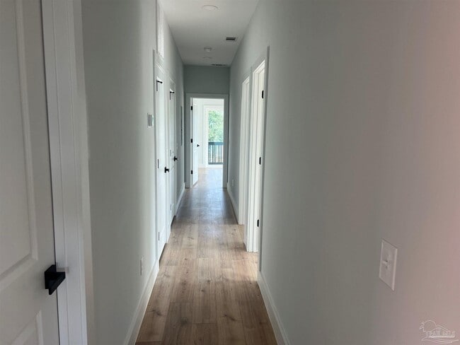 Photo - 305 N Pace Blvd