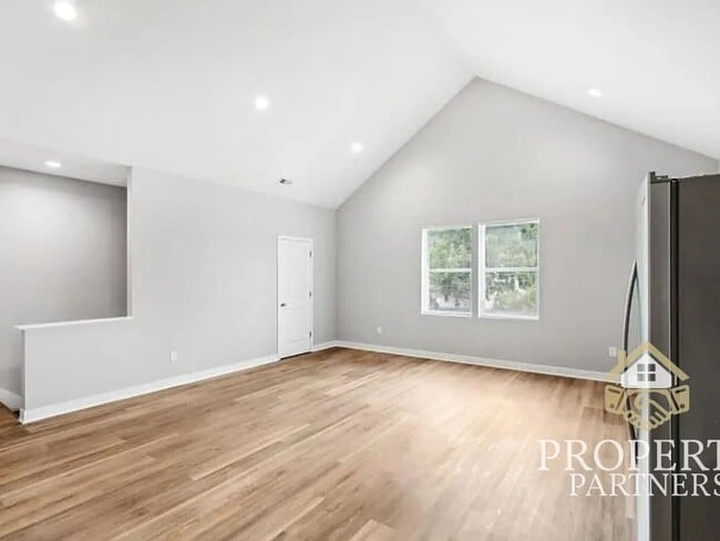 Photo - 1646 Ingram St