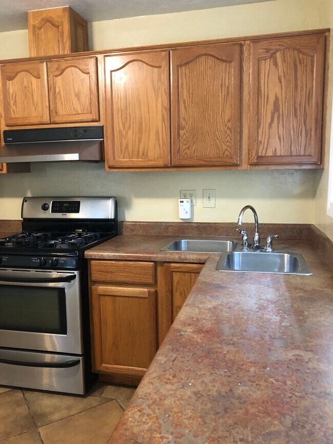 Photo - Perfect Family Home! 3 Bed/2 Bath Near Schools in Brawley