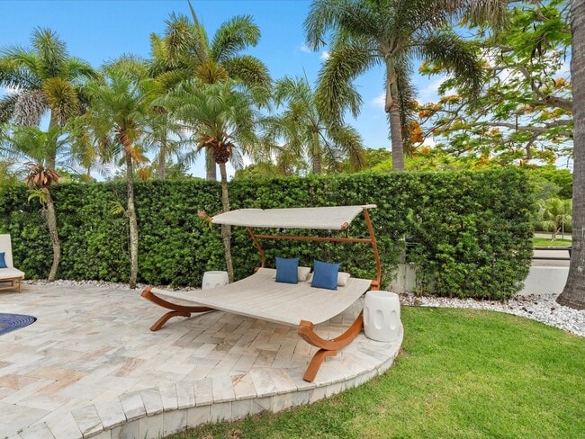 Photo - 825 SW 23rd Rd