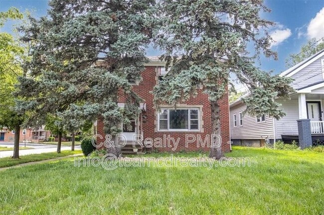 Photo - 426 E 200th St