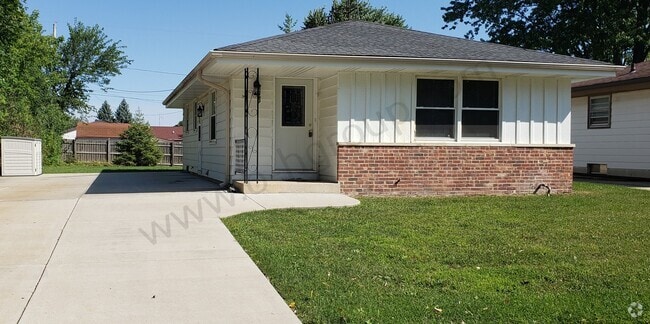 Building Photo - Won't Last Long! Rental