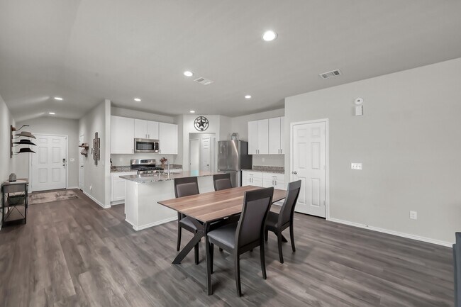 Photo - 25248 Pomegranate Pl