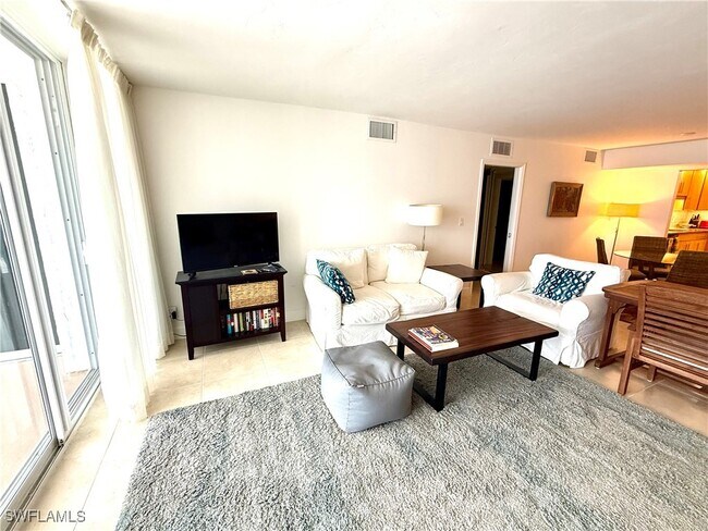 Photo - 1919 Gulf Shore Blvd N Unit 302