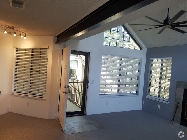 Building Photo - 4806 E Kentucky Ave Unit B Rental