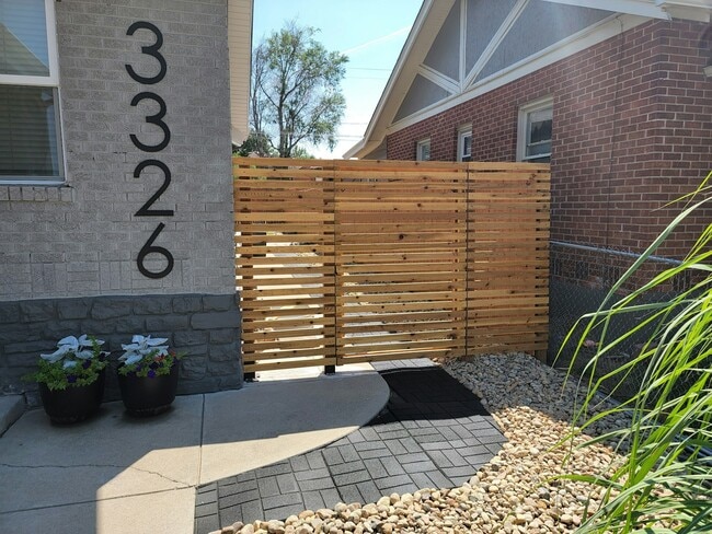 Photo - 3326 Steele St