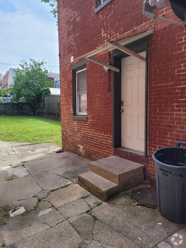 Building Photo - 422 W Orange St Unit C Rental