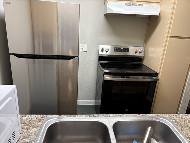 Photo - 3055 Walnut Bend Ln Unit 13