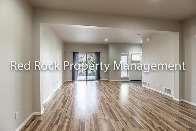 Photo - 1610 N Holl Blvd