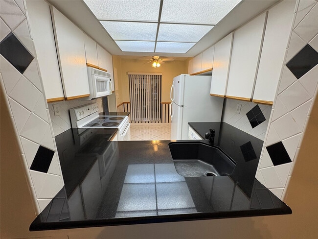 Photo - 2059 SW 15th St Unit 225