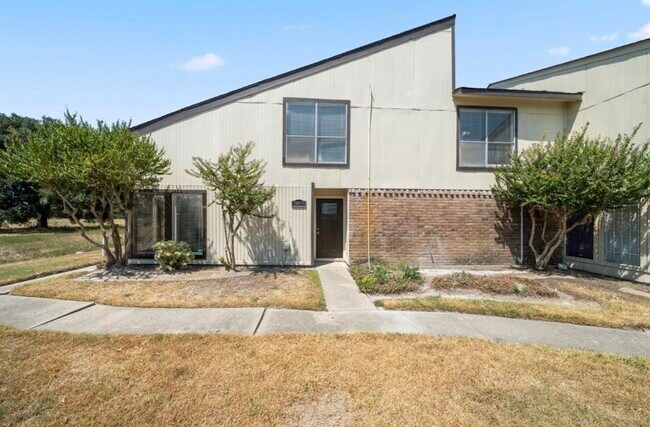 Photo - 7847 Green Lawn Dr