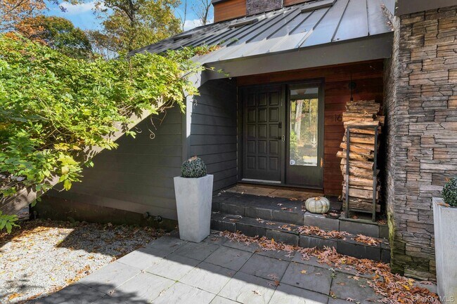 Photo - 16 Old Wagon Rd